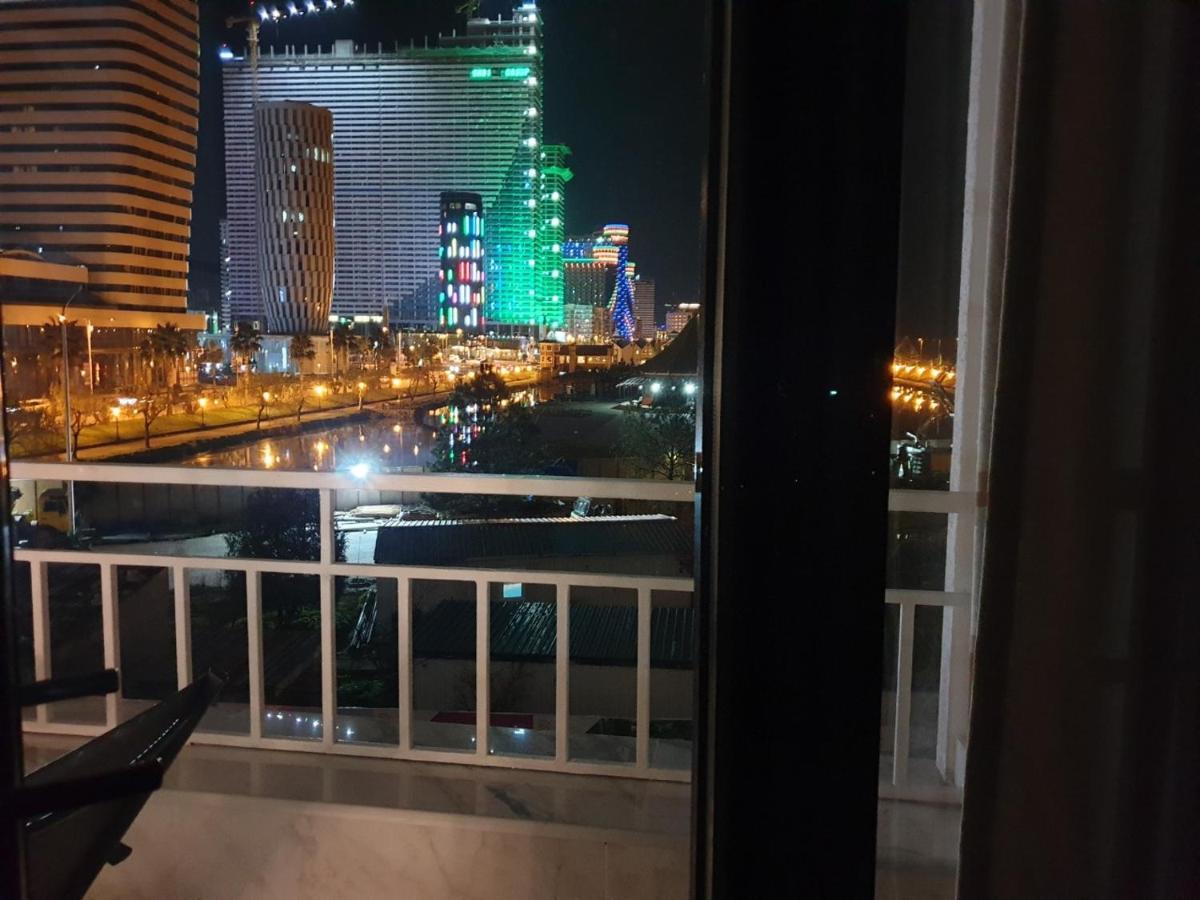 Paradise Apartment Batumi Luaran gambar