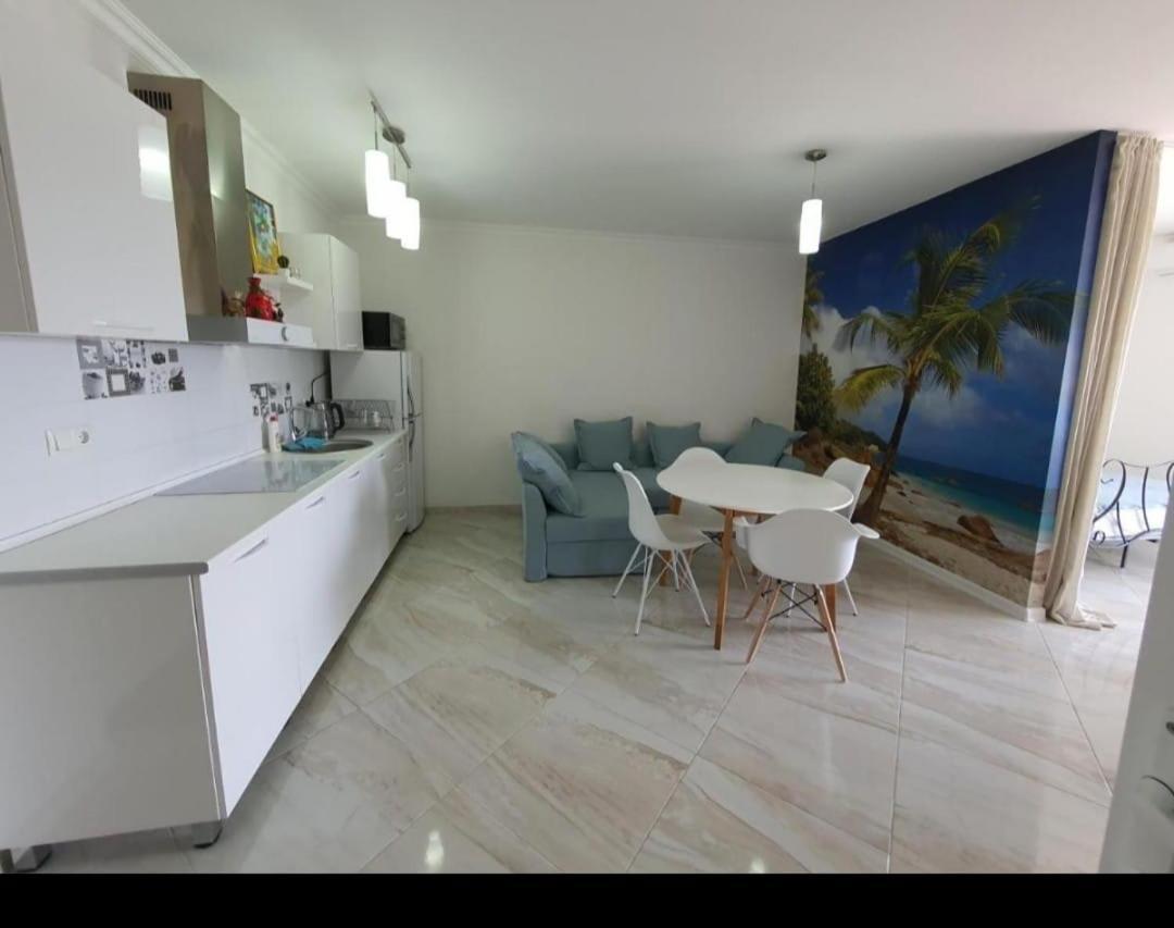 Paradise Apartment Batumi Luaran gambar