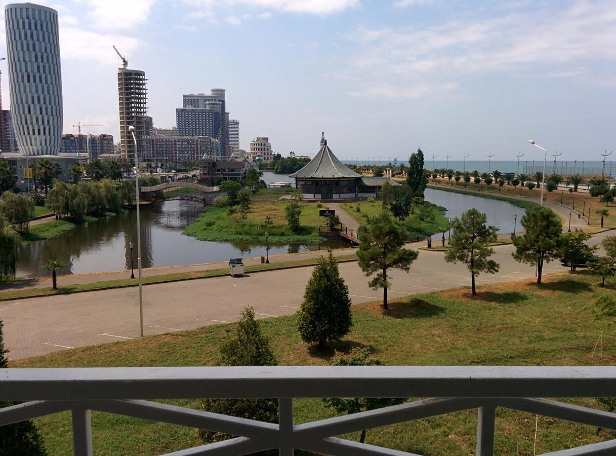 Paradise Apartment Batumi Luaran gambar